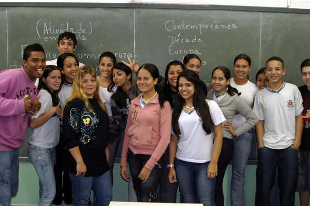 A aluna Emily e seus colegas de classe - Prefeita por um Dia